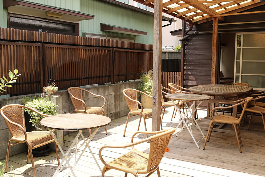 鎌倉・古民家カフェ「福日和カフェ」のテラス席