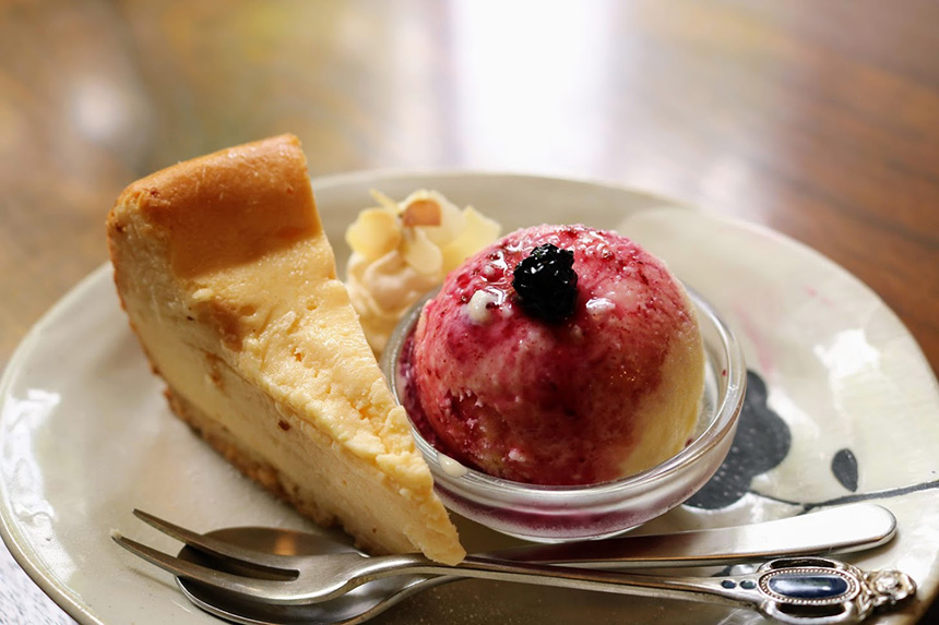 鎌倉・古民家カフェ「福日和カフェ」のランチ「チーズケーキとアイスのセット」
