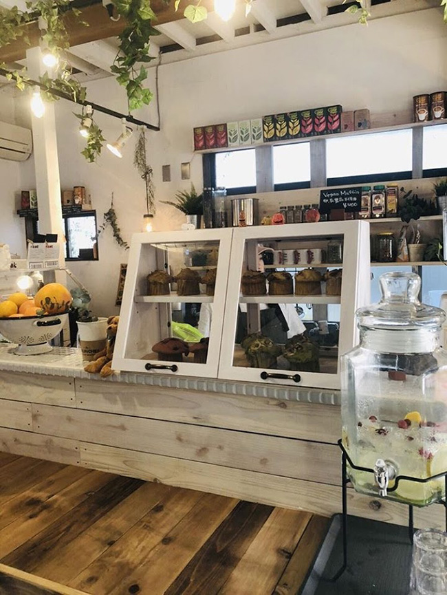 湘南オーガニックサラダ専門店『very veggy by BRUNCHES(ベリーベジー バイ ブランチーズ)』のレジ前