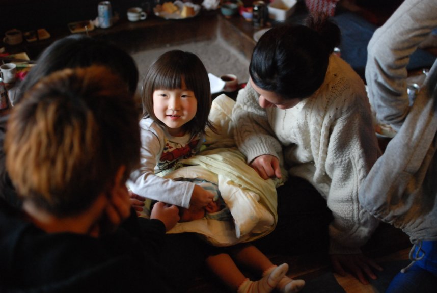 鎌倉ゲストハウスゲストと子供たち