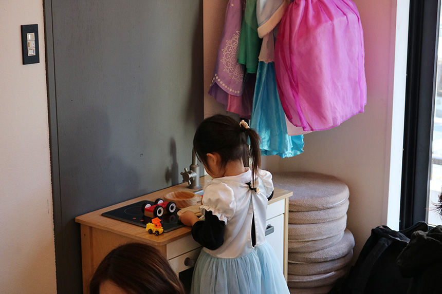 女の子が夢中になるおもちゃでも遊べる親子カフェ