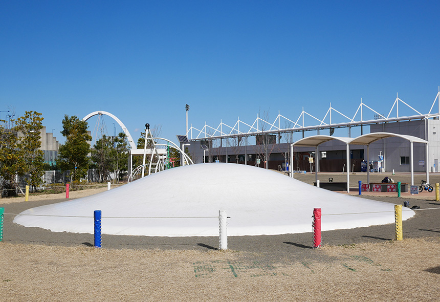 茅ヶ崎柳島スポーツ公園のふわふわドーム