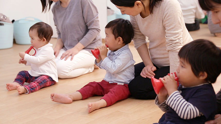 T-KIDSシェアスクールの『クボタメソッド 能力開発教室』に通う親子