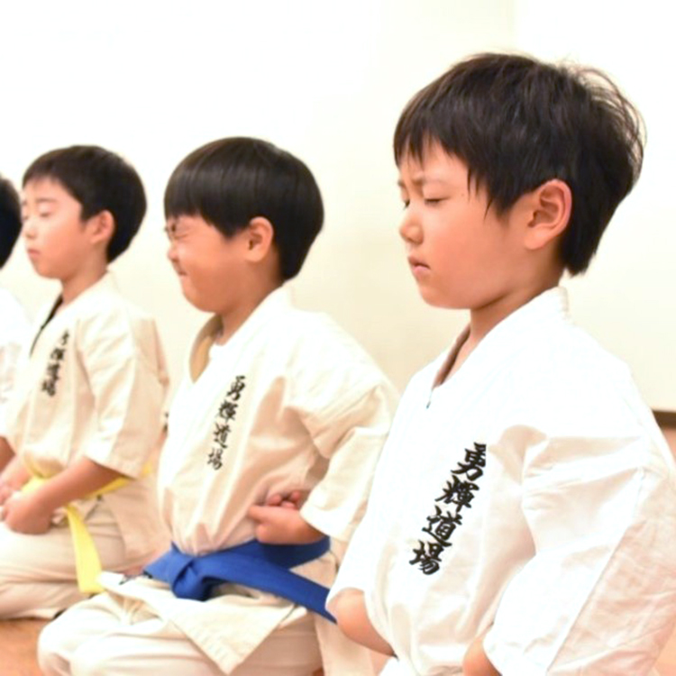T-KIDSシェアスクールの『勇輝道場』の稽古風景