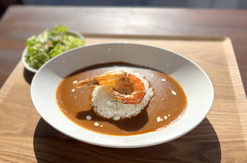 鎌倉・材木座カフェ『材木座Cafe75th』の海老出汁トマトカレー