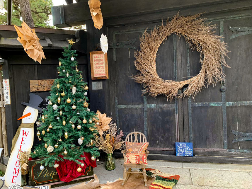逗子クリスマスマーケット入口の黒門