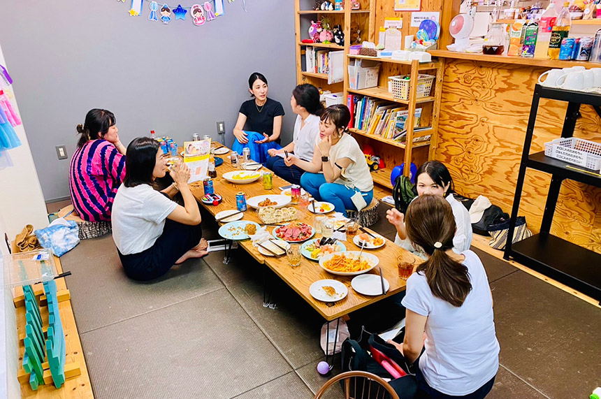 子連れ宴会プランに参加するママ