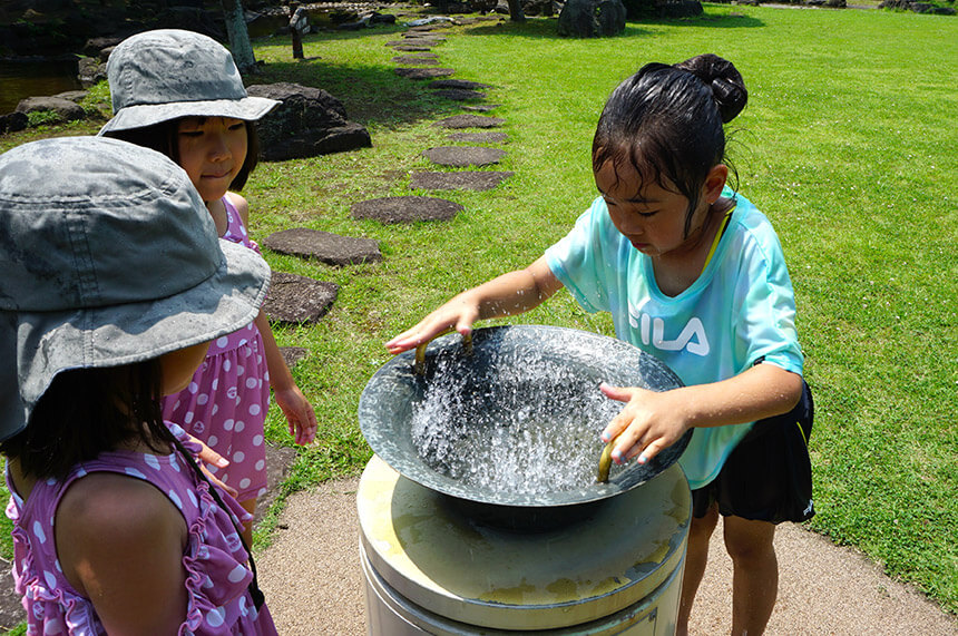 神奈川県水道記念館の庭園にある水のダンス