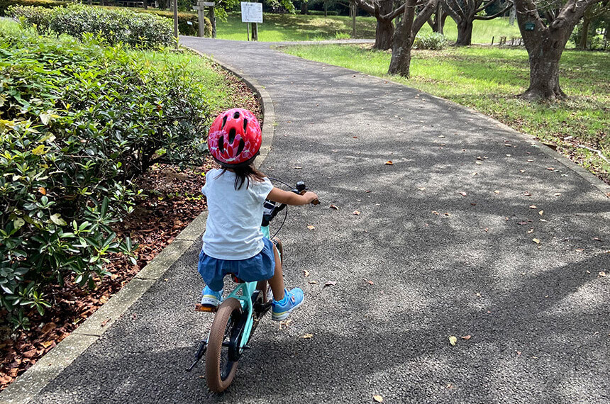 子ども自転車・Wynnに乗る幼児