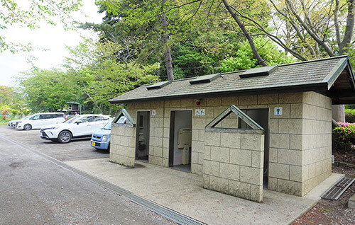 茅ヶ崎市民の森のおむつ替え台備え付けのトイレ