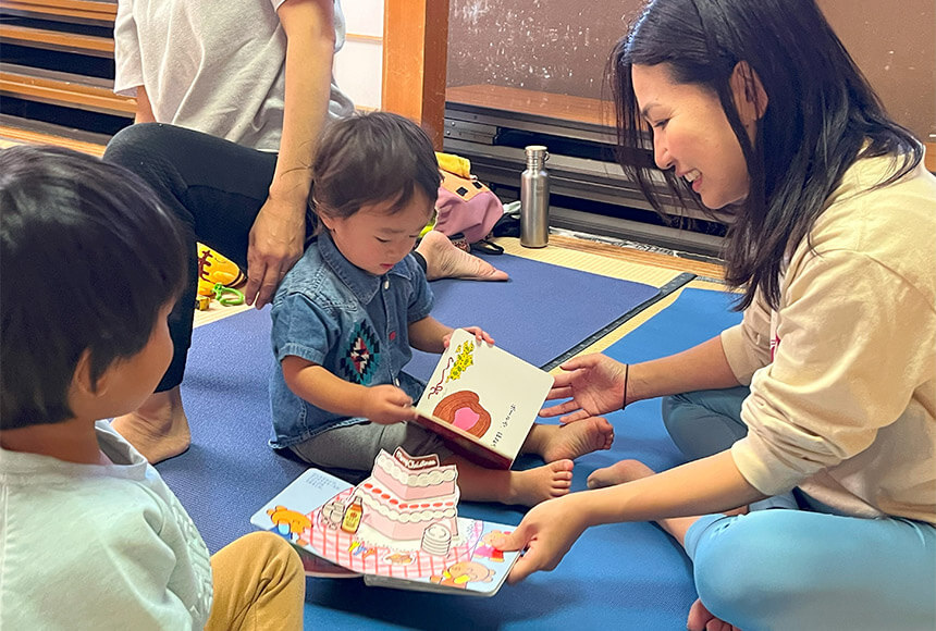 子どもと一緒に過ごせるヨガレッスン