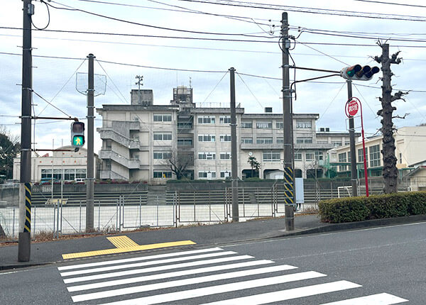 藤沢市大庭中古戸建て物件からの小学校通学路