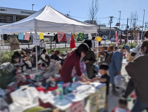 子ども用品リユース会・フリマのイベント風景