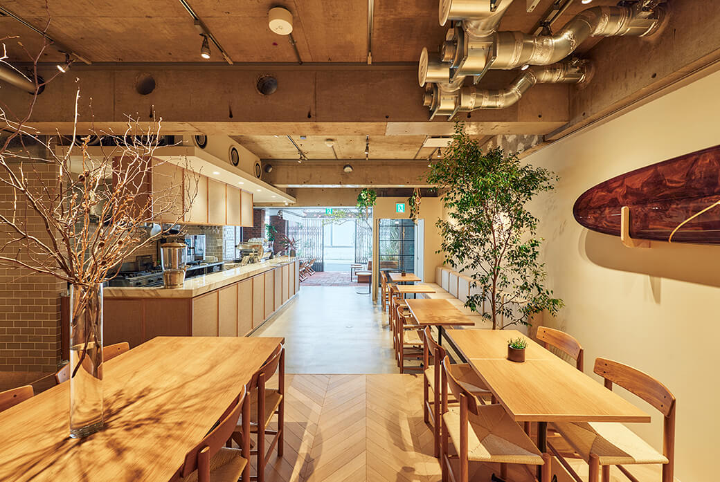 藤沢駅南口カフェ・マタリの店内