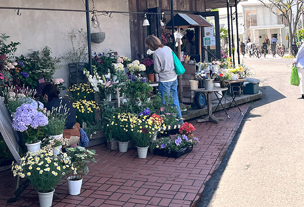お花屋さんのエワルセカンド鉄砲道店