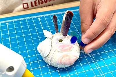 ウニらんたん作りの制作風景