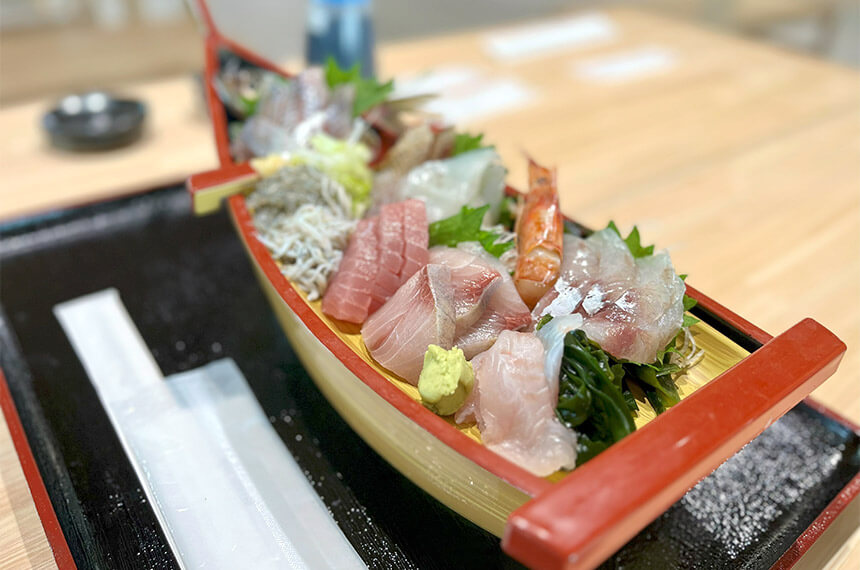田中水産ゆうまん丸の舟盛り定食