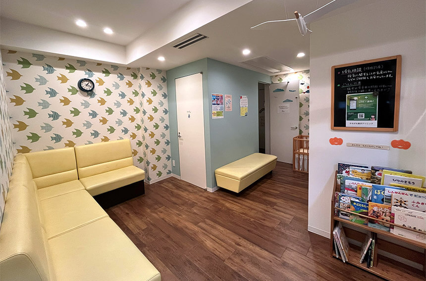 藤沢の小児科・かるがも藤沢クリニックの待合室