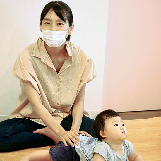 発達サポートそらいろに参加するママと赤ちゃん