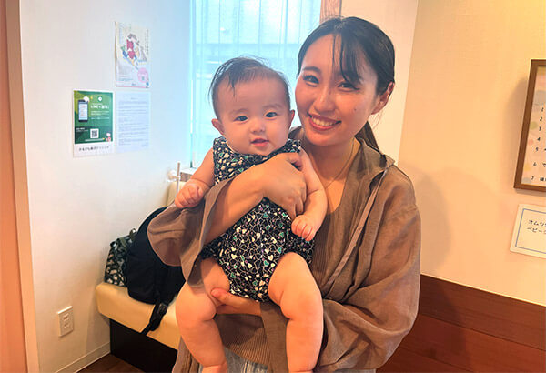 発達サポートクラスそらいろに参加の生後5か月のベビーとママ