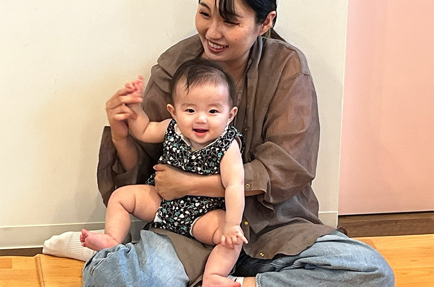 ベビークラスに参加するベビーとママ