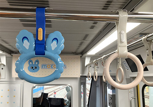 小田急電鉄のもころんの吊り革