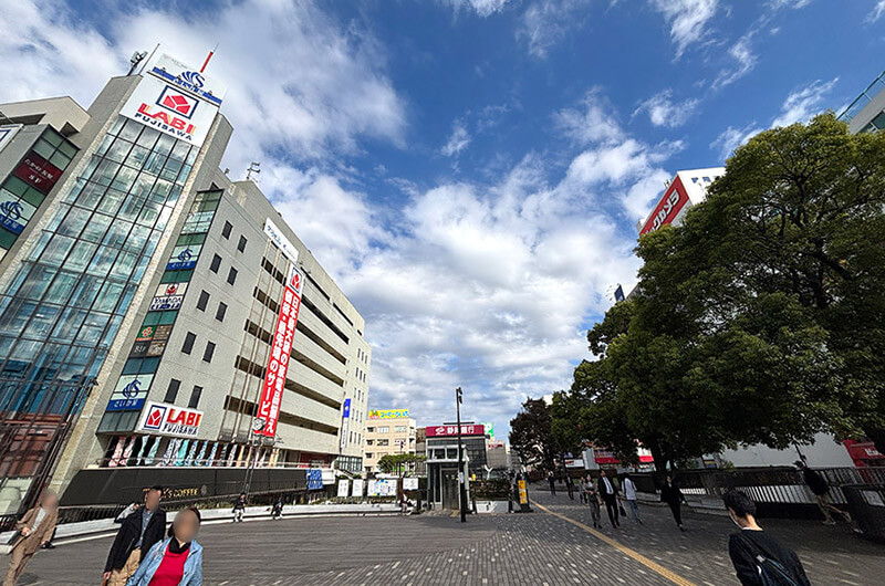 藤沢駅直結のサンパール広場