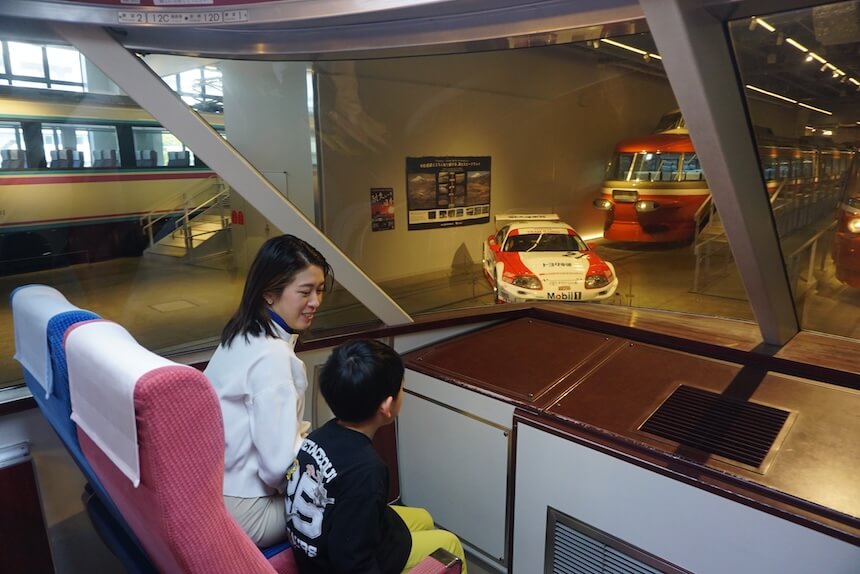 HiSE(10000形)の展望席から望む歴代ロマンスカー