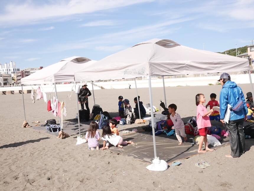 海に入って洋服が濡れたら、テントで乾かせばOK！