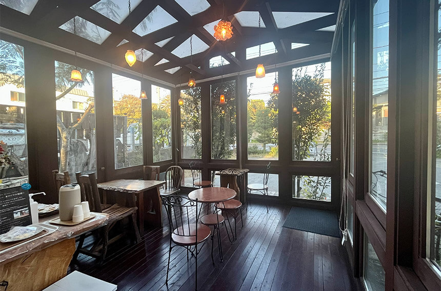 西鎌倉レシューの喫茶室